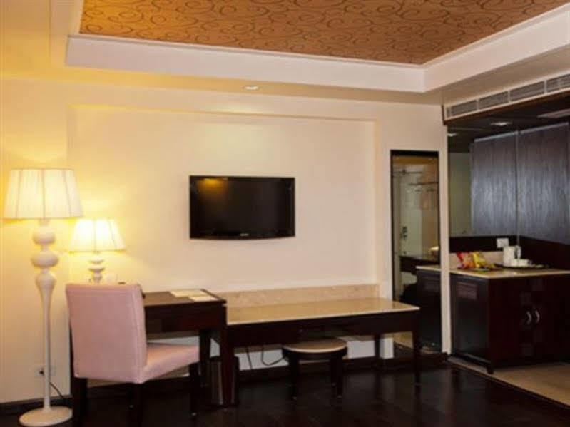 Madhuban Hotel New Delhi Exteriör bild